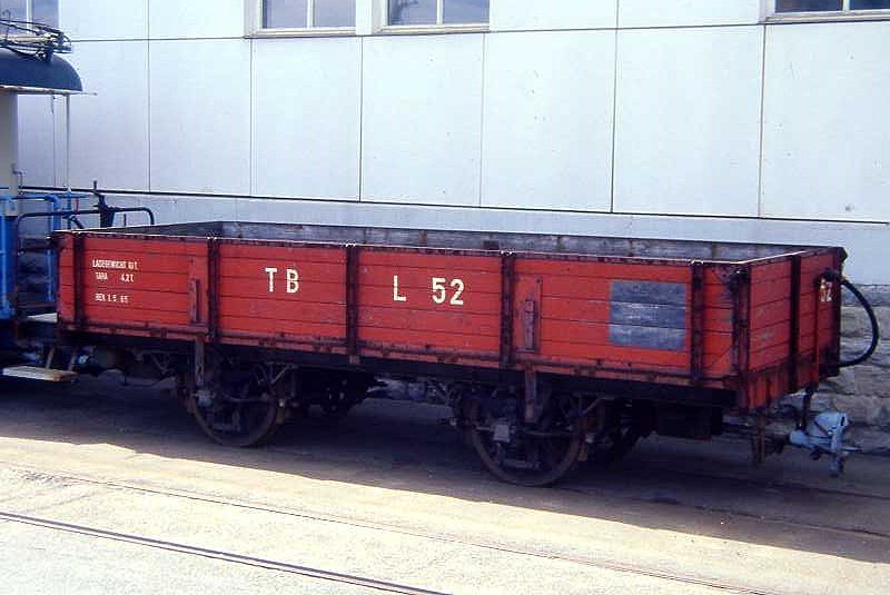 AB/TB - Ek 52 am 25.4.1993 in Speicher - Niederbordwagen 2-achsig mit 1 offenen Plattform - SWS/TB - Baujahr 1907 - Gewicht 4,20t - Ladegewicht 10,00t - LP 6,74m - zulssige Geschwindigkeit 50 km/h - =1.5.1966 - 08/1996 Abbruch
