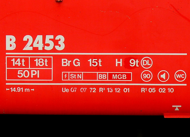 RhB - B 2453 am 19.07.2013 in St.Moritz - 2.Klasse verkrzter Einheitspersonenwagen (Typ II) fr Berninabahn  - Anschriftenblock
