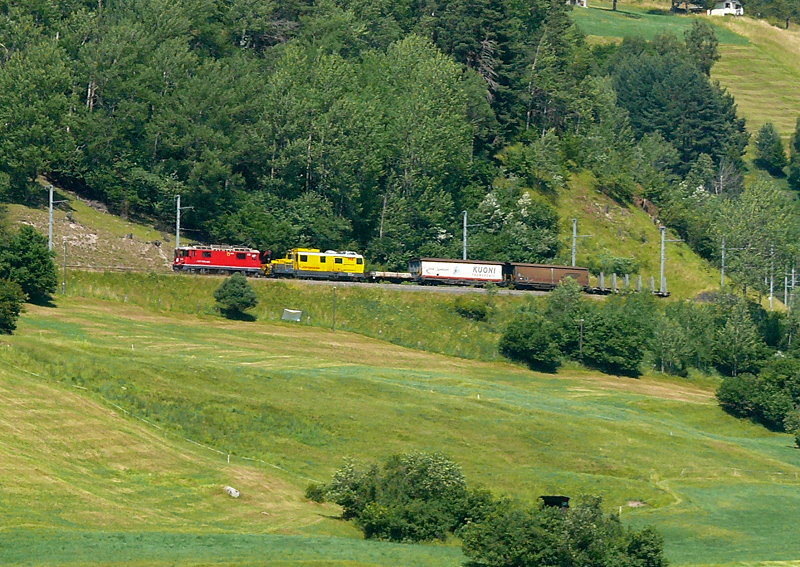 RhB - Gterzug 5152 von Samedan nach Landquart am 16.07.2013 bei Alvaneu mit E-Lok Ge 4/4 II 625
