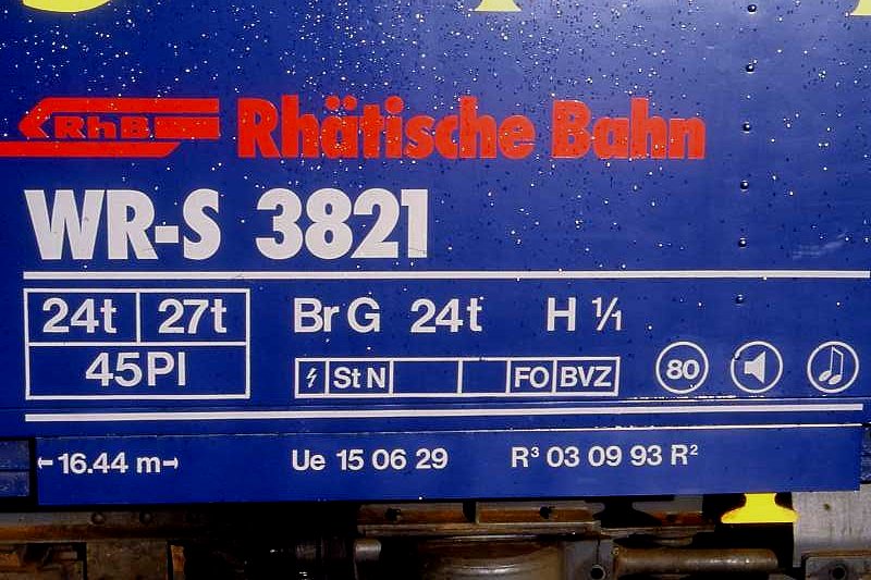 RhB - WR-S 3821 am 09.09.1994 in Samedan - STIVA RETICA Bndner Stube-Wagen - Anschriftenfeld
