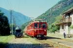 FM_SEFT Museumszug 4 von Castione-Arbedo nach Cama am 02.09.1995 Einfahrt Grono mit RhB-Triebwagen BDe 4/4 491 - AB-Triebwagen ABe 4/4 42. Hinweis: 42er war Mietfahrzeug von der Appenzellerbahn.  
