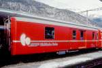 Gepackwagen/337815/d-4206---gepaeckwagen-am-06031998 D 4206 - Gepckwagen am 06.03.1998 in St.Moritz - Baujahr 1949 - SWS - Fahrzeuggewicht 14,00t - Zuladung 8,00t - LP 12,94m - zulssige Geschwindigkeit 90 km/h.-  3=12.08.1989 2=10.02.95 - RhB-Logo deutsch - Lebenslauf: ex F4 4206 - 1964 D 4206. Hinweis: dnne Fahrzeugnummer
