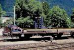 RhB - K-w 7507 am 20.06.1998 in Domat Ems - Schienentransportwagen 2-achsig mit 1 offenen Plattform - Baujahr 1913 - Rast/RhB - Gewicht 5,93t - Zuladung 15,00t - LP 8,97m - zulssige Geschwindigkeit
