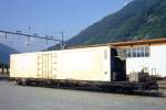 RhB - Iak 4521 am 09.06.1993 in Zernez - Khlcontainerwagen 4-achsig mit 1 offenen Plattform- Baujahr 1956 - FFA - Fahrzeuggewicht 20,70t - Zuladung 10,00t - LP 15,90m - zulssige Geschwindigkeit 80