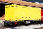 RhB - Lb-v 7861 am 13.10.1999 in Davos Platz - Containertragwagen 2-achsig mit Post-Container - Baujahr 1963 - JMR - Gewicht 5,70t - Ladegewicht 14,00/17,00t - zulssige Geschwindigkeit 14t/80 17t/60