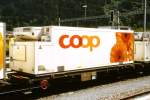 RhB - Lb 7861 am 01.09.2007 in Thusis - Containertragwagen 2-achsig mit COOP Gerbera Khl-Container - Baujahr 1963 - JMR - Gewicht 5,70t - Ladegewicht 14,00/17,00t - zulssige Geschwindigkeit 14t/80