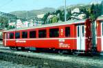 Personenwagen/307604/rhb---b-2464-am-13102008 RhB - B 2464 am 13.10.2008 in St.Moritz - 2.Klasse verkrzter Einheitspersonenwagen (Typ III) fr Bernin-Express, ursprnglich mit braunen Fensterband  - bernahme 16.06.1983 - FFA/SWP - Fahrzeuggewicht 16,00t - Sitzpltze 44 - LP 14,50m - zulssige Geschwindigkeit 90 km/h - 1=12.12.2003 2=28.04.1995 - Logo RhB in italienisch, Klassezahlen gro, hoher Anschriftenblock, dicke Betriebsnummern - Mutation: ex B 2464 - 2.7.2010 B 541.04 -Hinweis: Die Fahrzeugserie besteht aus 8 Wagen mit den Nummern 2461 bis 2468. 

