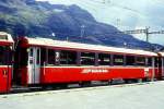 RhB - B 2464 am 20.08.1995 in Samedan - 2.Klasse verkrzter Einheitspersonenwagen (Typ III) fr Bernin-Express mit braunen Fensterband  - bernahme: 16.06.1983 - FFA/SWP - Fahrzeuggewicht 16,00t -