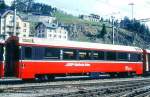 RhB - B 2492 am 10.05.1994 in St.Moritz - 2.Klasse verkrzter Einheitspersonenwagen (Typ IV) fr Bernin-Express mit braunen Fensterband  - bernahme 28.10.1992 - SWA - Fahrzeuggewicht 17,00t - Sitzpltze 44 - LP 14,50m - zulssige Geschwindigkeit 90 km/h - Logo RhB in deutsch - Kennzeichnung an den Ecken gelbe Dreiecke - Hinweis: Die Fahrzeugserie besteht aus 7 Wagen mit den Nummern 2491 bis 2497. 
