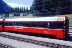 RhB - B 2494 am 31.08.1993 in Pontresina - 2.Klasse verkrzter Einheitspersonenwagen (Typ IV) fr Bernin-Bahn mit braunen Fensterband  - bernahme 23.11.1992 - SWA - Fahrzeuggewicht 17,00t -