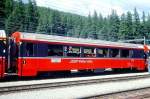 RhB - B 2495 am 31.08.1993 in Pontresina - 2.Klasse verkrzter Einheitspersonenwagen (Typ IV) fr Bernin-Express mit braunen Fensterband  - bernahme 27.11.1992 - SWA - Fahrzeuggewicht 17,00t -