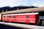 RhB - Z 96 am 13.10.1999 in Davos Platz - Postwagen 4-achsig mit 1 offenen Plattform - bernahme: 30.10.1969 - SWS - Fahrzeuggewicht 17,00t - Zuladung 9,00t - LP 16,87m - zulssige Geschwindigkeit =