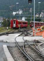St.Moritz Gleis 2 Umbauphase am 20.07.2014 Bick Richtung Westen. Gleis 1 und Postladegleis rechts ist bereits abgebrochen und Baustelle
