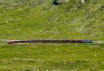 RhB - Bernina-Express 973 von St.Moritz nach Tirano am 14.07.2013 bei Alp Arlas mit Triebwagen ABe 4/4 III 51 - ABe 4/4 III 52 - Ap 1292 - Api 1304 - Bps 2512 - Bp 2525 -Bp 2502 - Bp 2526  