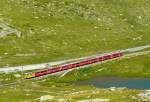 RhB - Regionalzug 1648 von St.Moritz nach Tirano am 14.07.2013 bei Alp Arlas am Lago Pitschen Zweisystem-Triebwagen ABe 8/12 3505 (ABe 4/4 351.05 - Bi 356.05 - ABe 4/4 350.05) - B 2459 - B 541.04 - B