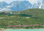 RhB - Regionalzug 1648 von St.Moritz nach Tirano am 14.07.2013 bei Alp Arlas am Lago Bianco Zweisystem-Triebwagen ABe 8/12 3505 (ABe 4/4 351.05 - Bi 356.05 - ABe 4/4 350.05) - B 2459 - B 541.04 - B