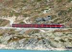 RhB - Regionalzug 1627 von St.Moritz nach Tirano am 03.10.2009 am Lago Bianco mit ABe 4/4 III 56 - ABe 4/4 II 55 - B - B 2461 - B 2463 - B - B 2464 - AB 1544 - BD 2471  