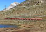 RhB - Regionalzug 1638 von Tirano nach St.Moritz am 03.10.2009 am Lago Nero mit Zweikraftlok Gem 4/4 802 +6 ABe 4/4 II 44 - BD - AB - B - B - B - B  